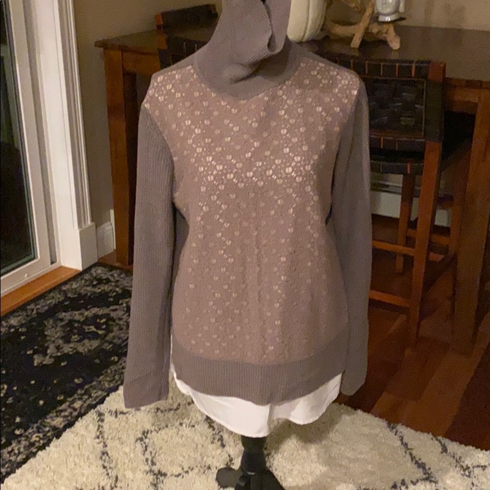 Simply Vera taupe and white sweater/shirt combo